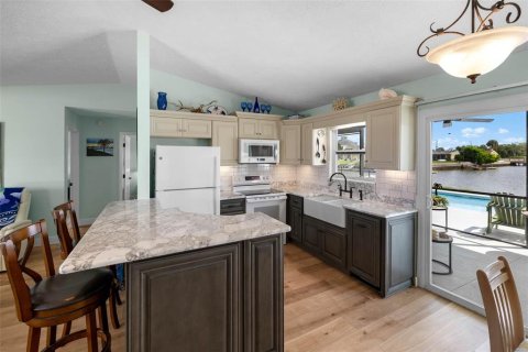 Casa en venta en Hernando Beach, Florida, 2 dormitorios, 77.29 m2 № 1914251 - foto 10
