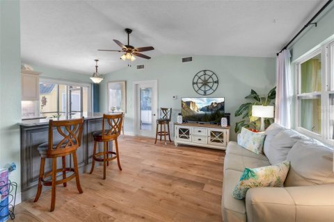 Casa en venta en Hernando Beach, Florida, 2 dormitorios, 77.29 m2 № 1914251 - foto 8