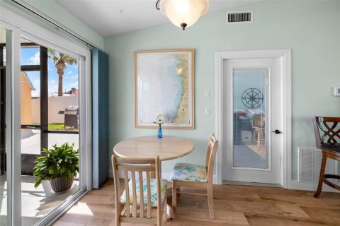 Casa en venta en Hernando Beach, Florida, 2 dormitorios, 77.29 m2 № 1914251 - foto 12