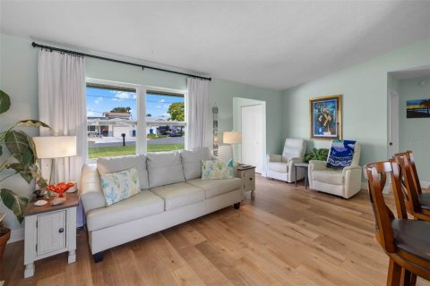 Casa en venta en Hernando Beach, Florida, 2 dormitorios, 77.29 m2 № 1914251 - foto 9
