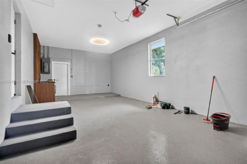 House in North Miami Beach, Florida 2 bedrooms, 127.83 sq.m. № 2244162 - photo 23