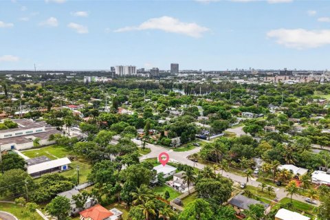 Casa en North Miami Beach, Florida 2 dormitorios, 127.83 m2 № 2244162