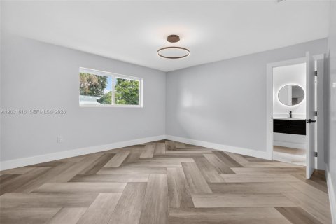 House in North Miami Beach, Florida 2 bedrooms, 127.83 sq.m. № 2244162 - photo 16