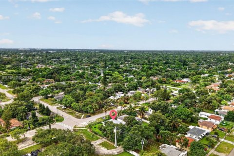 House in North Miami Beach, Florida 2 bedrooms, 127.83 sq.m. № 2244162 - photo 30