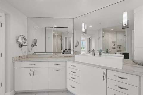 Copropriété à vendre à Sarasota, Floride: 2 chambres, 189.71 m2 № 2100904 - photo 25
