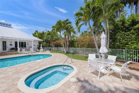 Copropriété à vendre à Sarasota, Floride: 2 chambres, 189.71 m2 № 2100904 - photo 8