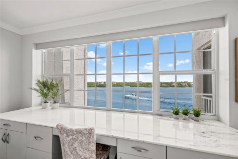 Copropriété à vendre à Sarasota, Floride: 2 chambres, 189.71 m2 № 2100904 - photo 5