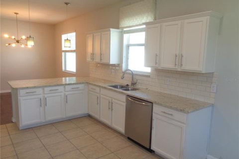 House in Orlando, Florida 3 bedrooms, 155.15 sq.m. № 1765987 - photo 13