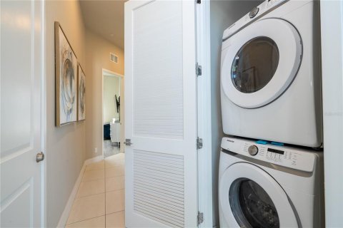 Condo in Four Corners, Florida, 5 bedrooms № 2232031 - photo 25