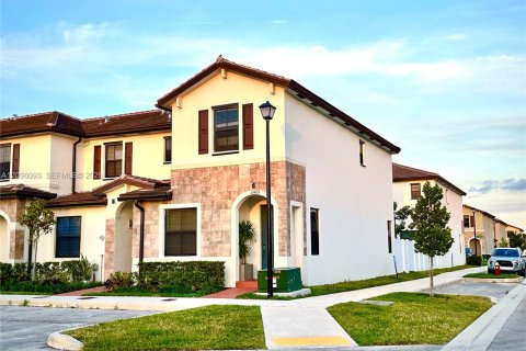 Touwnhouse à Hialeah, Floride 3 chambres, 143.07 m2 № 2388057