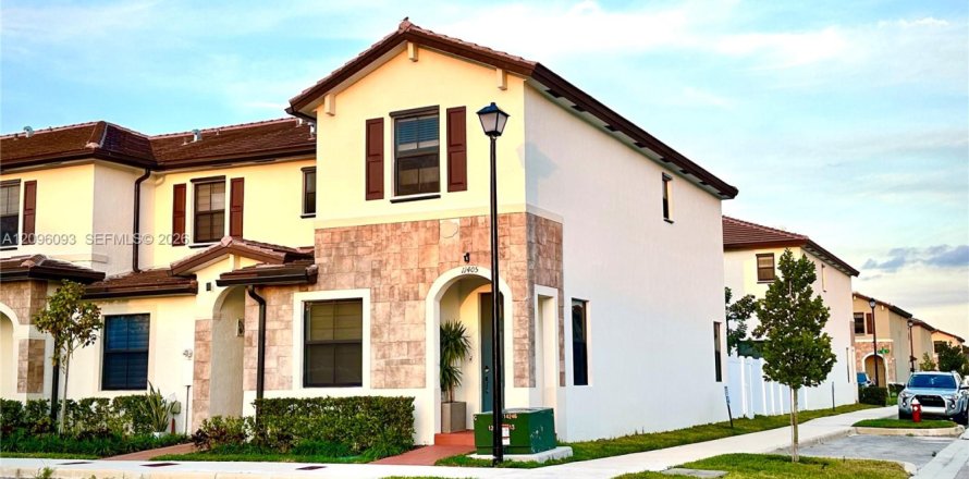 Touwnhouse à Hialeah, Floride 3 chambres, 143.07 m2 № 2388057