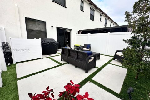 Touwnhouse à louer à Hialeah, Floride: 3 chambres, 143.07 m2 № 2388057 - photo 18