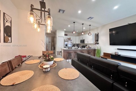 Touwnhouse à louer à Hialeah, Floride: 3 chambres, 143.07 m2 № 2388057 - photo 13