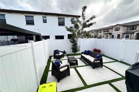 Touwnhouse à louer à Hialeah, Floride: 3 chambres, 143.07 m2 № 2388057 - photo 16