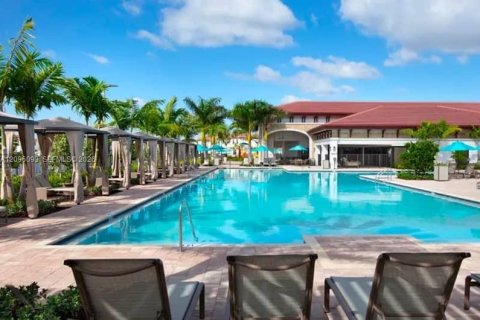 Touwnhouse à louer à Hialeah, Floride: 3 chambres, 143.07 m2 № 2388057 - photo 24