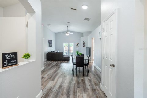House in Orlando, Florida 3 bedrooms, 135.27 sq.m. № 1778665 - photo 4