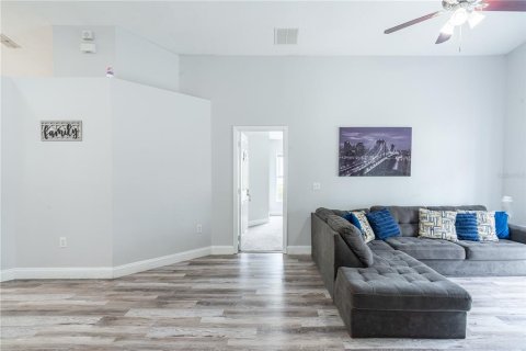 House in Orlando, Florida 3 bedrooms, 135.27 sq.m. № 1778665 - photo 15