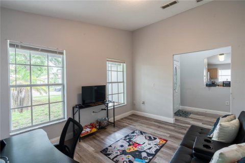 House in Orlando, Florida 3 bedrooms, 135.27 sq.m. № 1778665 - photo 8