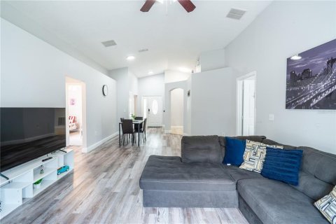 House in Orlando, Florida 3 bedrooms, 135.27 sq.m. № 1778665 - photo 18