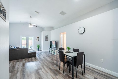 House in Orlando, Florida 3 bedrooms, 135.27 sq.m. № 1778665 - photo 23