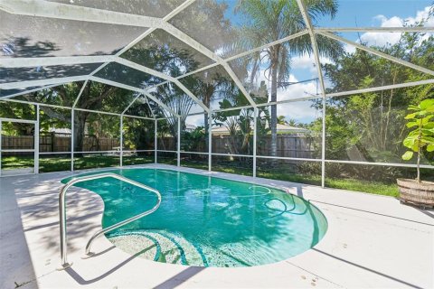 House in Sarasota, Florida 3 bedrooms, 162.58 sq.m. № 2414910 - photo 2