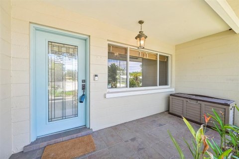House in Sarasota, Florida 3 bedrooms, 162.58 sq.m. № 2414910 - photo 3