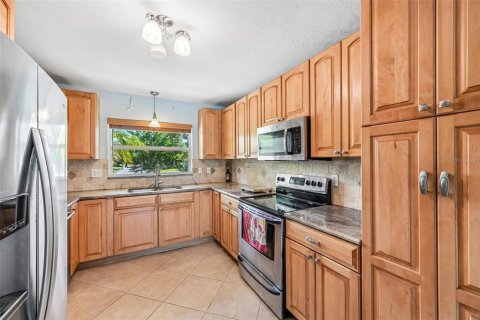 House in Sarasota, Florida 3 bedrooms, 162.58 sq.m. № 2414910 - photo 6