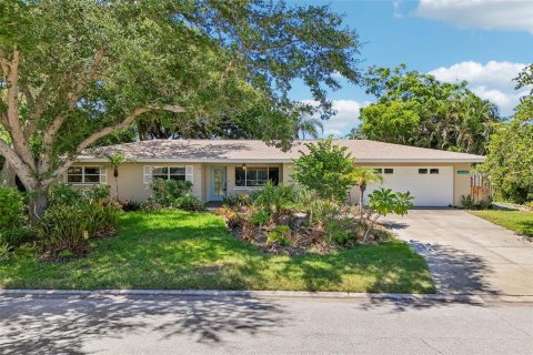 House in Sarasota, Florida 3 bedrooms, 162.58 sq.m. № 2414910