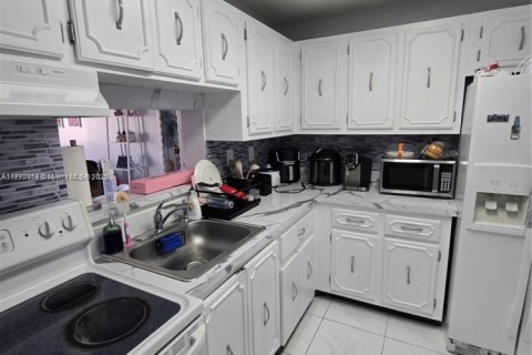 Condominio en venta en Miami, Florida, 1 dormitorio, 70.23 m2 № 1980669 - foto 7