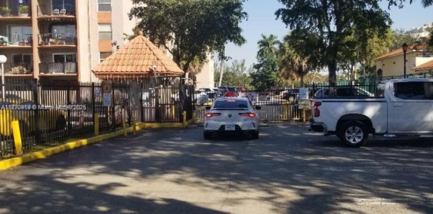 Condominio en Miami, Florida, 1 dormitorio № 1980669