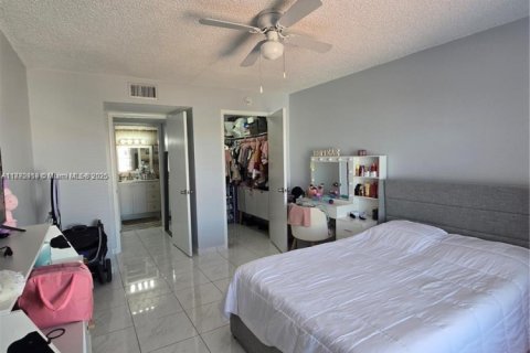 Condominio en venta en Miami, Florida, 1 dormitorio, 70.23 m2 № 1980669 - foto 14