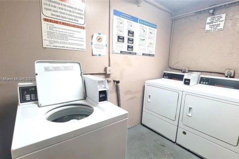 Condominio en venta en Miami, Florida, 1 dormitorio, 70.23 m2 № 1980669 - foto 9