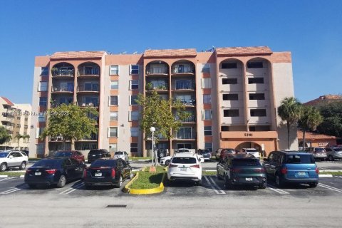 Condominio en venta en Miami, Florida, 1 dormitorio, 70.23 m2 № 1980669 - foto 3