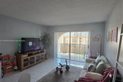 Condominio en venta en Miami, Florida, 1 dormitorio, 70.23 m2 № 1980669 - foto 11