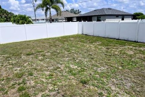 Villa ou maison à louer à Cape Coral, Floride: 3 chambres, 135.82 m2 № 2150913 - photo 25