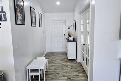 Villa ou maison à louer à Cape Coral, Floride: 3 chambres, 135.82 m2 № 2150913 - photo 5