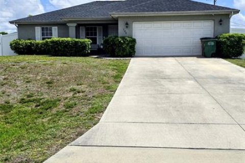 Villa ou maison à Cape Coral, Floride 3 chambres, 135.82 m2 № 2150913