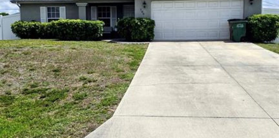 Villa ou maison à Cape Coral, Floride 3 chambres, 135.82 m2 № 2150913