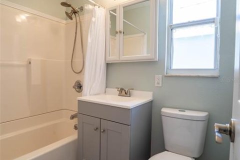 House in New Port Richey, Florida 2 bedrooms, 91.6 sq.m. № 2219342 - photo 11