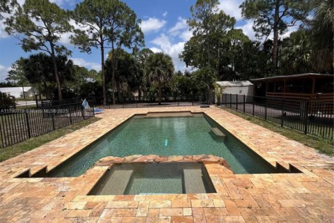 House in West Palm Beach, Florida 3 bedrooms, 169.55 sq.m. № 1730985 - photo 11