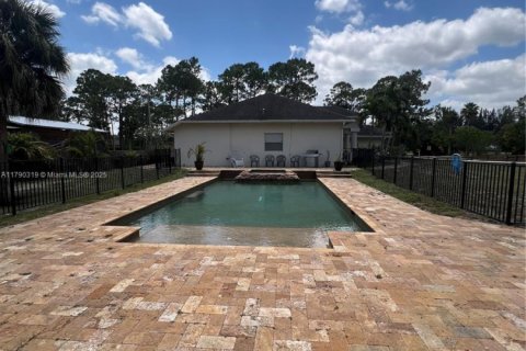 House in West Palm Beach, Florida 3 bedrooms, 169.55 sq.m. № 1730985 - photo 12