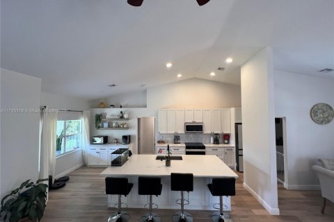 House in West Palm Beach, Florida 3 bedrooms, 169.55 sq.m. № 1730985 - photo 3