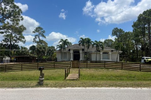 House in West Palm Beach, Florida 3 bedrooms, 169.55 sq.m. № 1730985 - photo 1