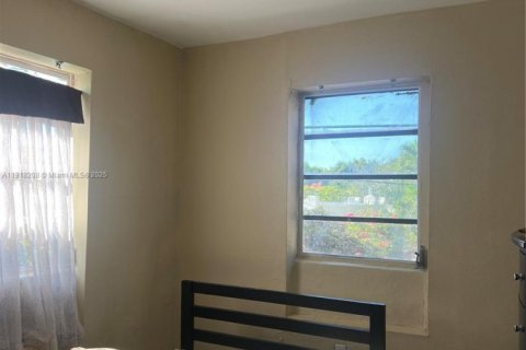 Villa ou maison à louer à Miami, Floride: 2 chambres, 251.86 m2 № 2017143 - photo 7