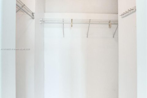 Снять в аренду кондоминиум в Санни-Айлс-Бич, Флорида 2 спальни, 113.34м2, № 1958054 - фото 26