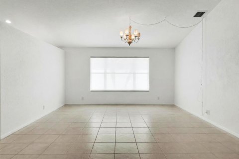 Villa ou maison à vendre à Boynton Beach, Floride: 3 chambres, 226.03 m2 № 2081715 - photo 4