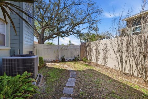 Touwnhouse à vendre à Sarasota, Floride: 2 chambres, 132.85 m2 № 2415399 - photo 21