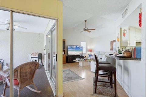 Touwnhouse à vendre à Sarasota, Floride: 2 chambres, 132.85 m2 № 2415399 - photo 11
