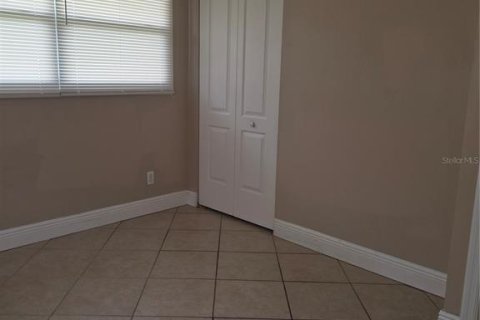 Casa en alquiler en Tampa, Florida, 3 dormitorios, 82.5 m2 № 1807479 - foto 8