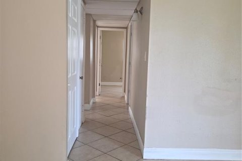 Casa en alquiler en Tampa, Florida, 3 dormitorios, 82.5 m2 № 1807479 - foto 4